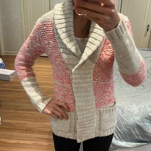 Gap sweater. Snaps close in front. Size xs.